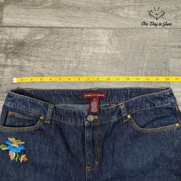 Jones Wear Jeans Embroidered Boot Cut Jeans Size 10 - Picture 3 of 6